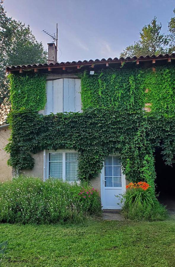 Location de vacances pour 6 personnes, avec vue et jardin, adapté aux familles à Mazères - 2