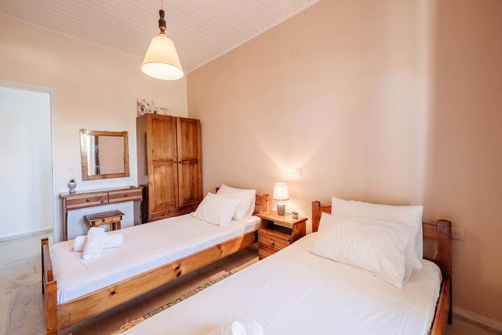 Location de vacances pour 4 personnes, avec vue et jardin, animaux acceptés à Agios Gordios - 4