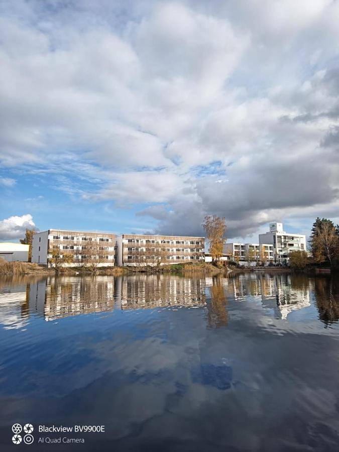 Hotel, mit Balkon und Terrasse sowie Seeblick und Ausblick in Rheinebene - 2