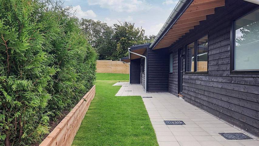 Ferieudlejning for 6 personer, med pool og terrasse i Smidstrup