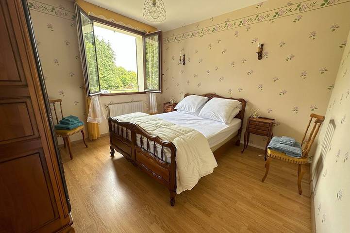 Location de vacances pour 8 personnes, avec jardin à Flayat - 2