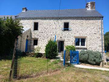 Gîte pour 8 personnes, avec jardin et terrasse à Le Croisty
