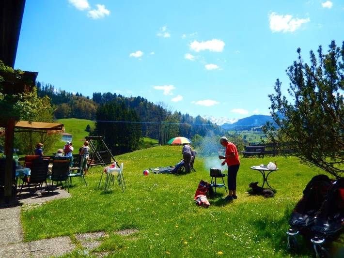 Ferienwohnung für 5 Personen, mit Garten und Ausblick, kinderfreundlich in Tiefenbach (Oberstdorf) - 2