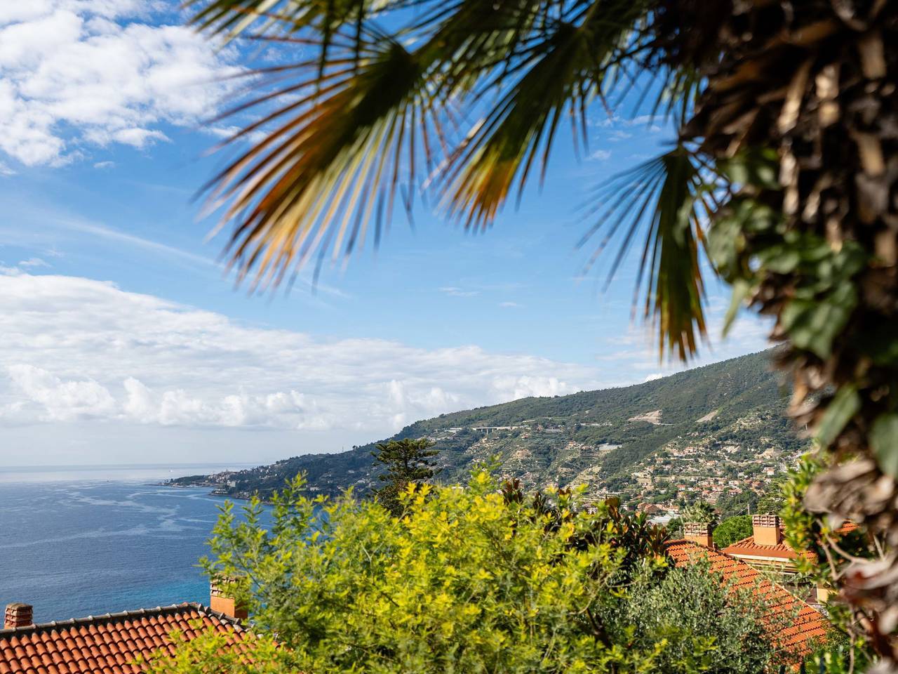 Entire apartment, La Palma sul Mare in Ospedaletti, Ospedaletti Municipality