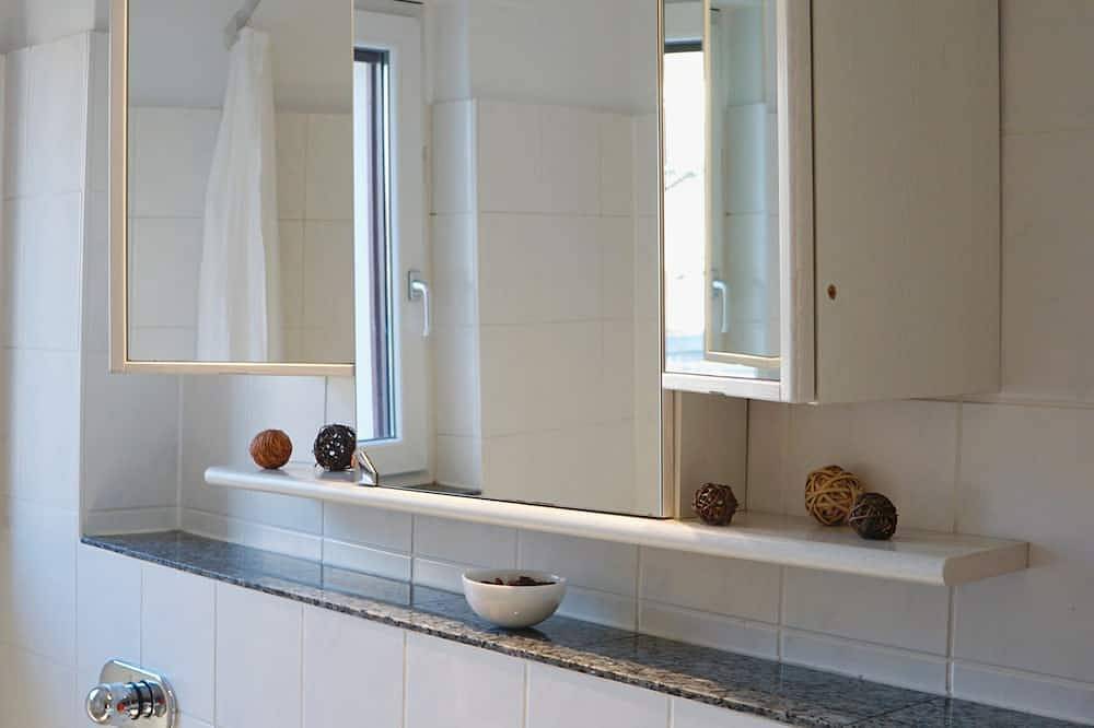 Ganze Wohnung, Zentrale Ferienwohnung am See in Berlin Wilhelmstadt, Berlin