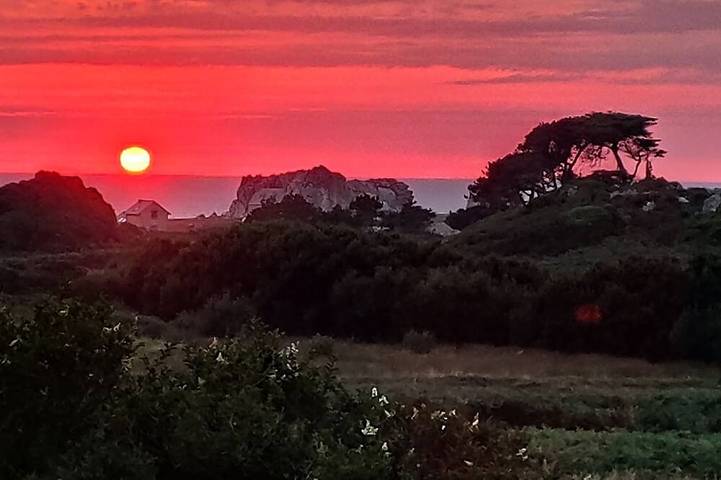 Location de vacances pour 5 personnes, avec Terrasse et Jardin dans Gouffre de Plougrescant