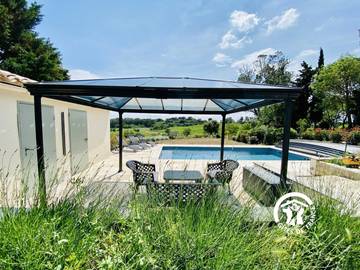 Gîte pour 5 personnes, avec terrasse et sauna ainsi que piscine et jacuzzi à Ventenac-Cabardès