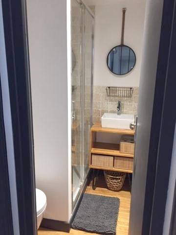 Appartement entier, One-Bedroom Apartment in Lisieux, Région de Lisieux