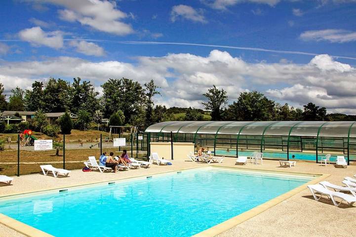 Maison de vacances pour 6 personnes, avec Balcon/Terrasse et Terrasse ainsi que Jardin et Piscine