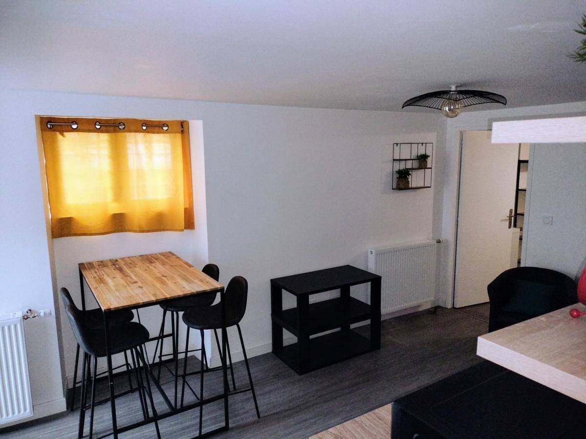 Appartement entier, Two-Bedroom Apartment in Hillion, Côte de Goëlo