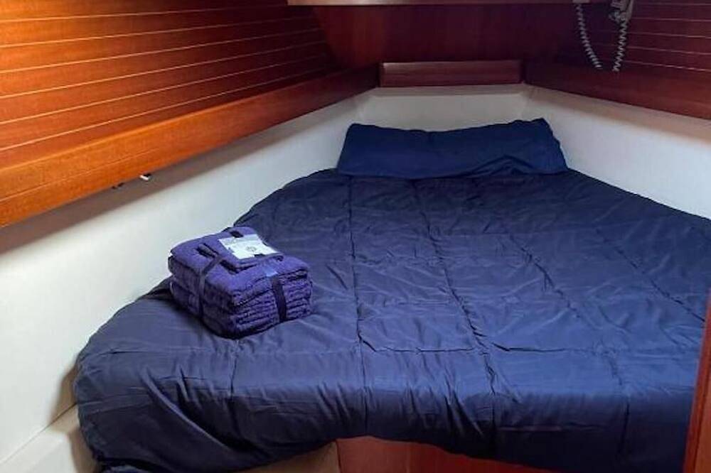 Magical nights on a sailboat in Baiona (Avalon Ii) in Rías Baixas
