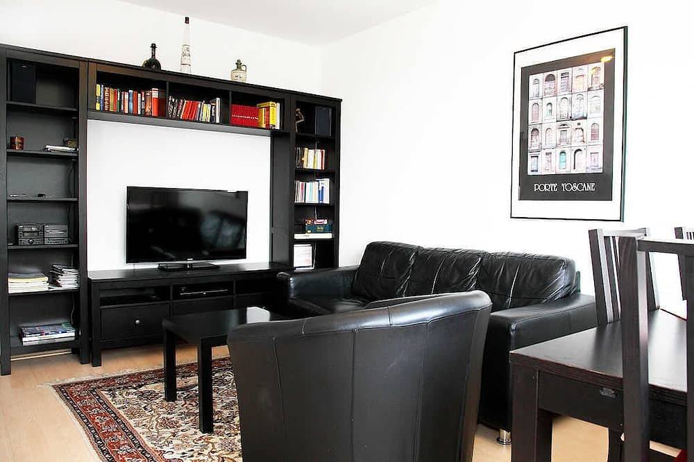 Appartamento intero, Nice, centrally located apartments in Cologne, streetcar stop in front of the door. in Rodenkirchen, Colonia