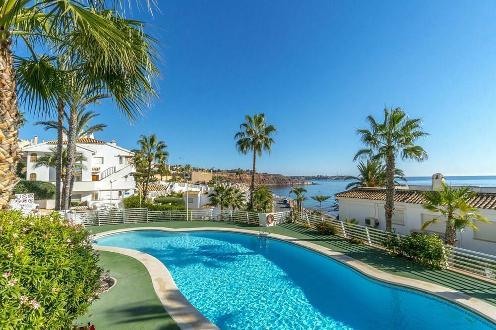 Ganze Wohnung, Angenehme Wohnung für 4 Gäste mit  W-Lan, Klimaanlage, Pool, Tv, Terrasse und Parkplatz in Dehesa de Campoamor, Orihuela