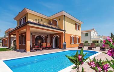 Ferienhaus für 8 Personen, mit Terrasse in Lanterna