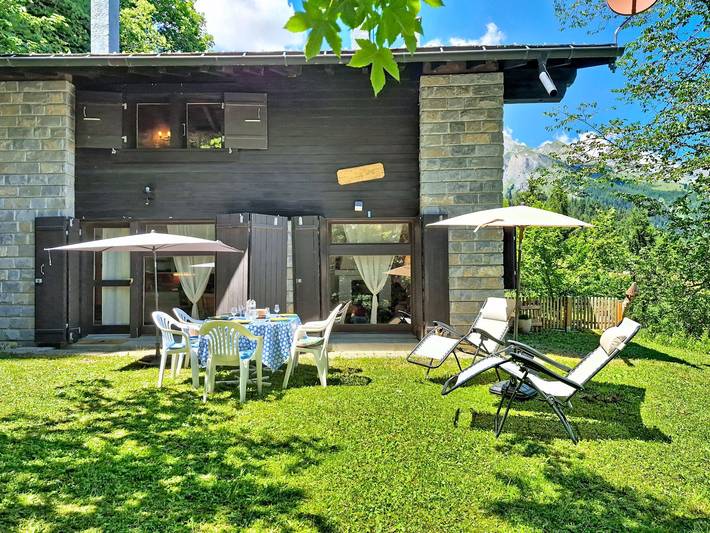 Chalet für 5 Personen, mit Terrasse und Garten sowie Ausblick in Leytron