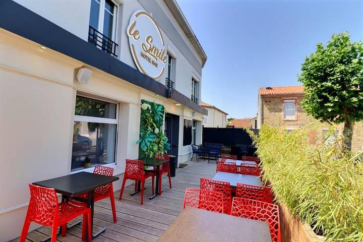 Hôtel pour 4 personnes, avec terrasse à Saint-Vincent-Sterlanges - 2