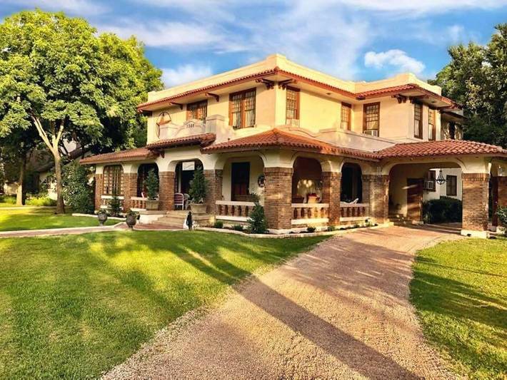 Alojamiento y desayuno para 2 personas, con vistas además de piscina y jardín - 1