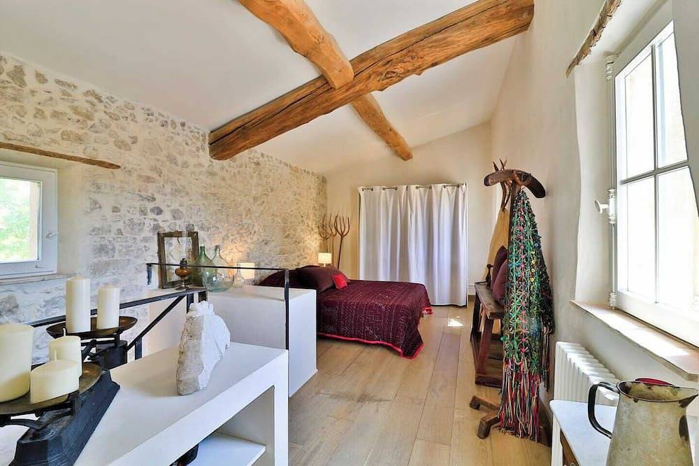Entire Village Home • 7Br • 15 Guests • Beach in Ollioules, Mittelmeerküste (Frankreich)