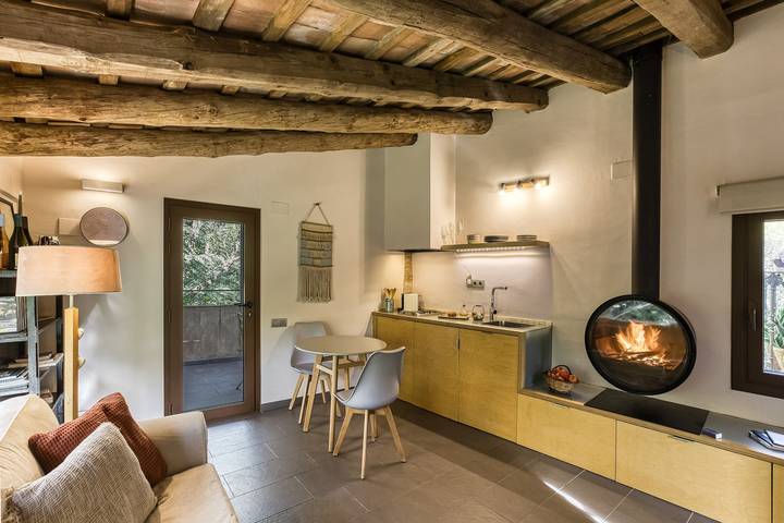 Casa rural para 2 personas, con jardín El Gironés