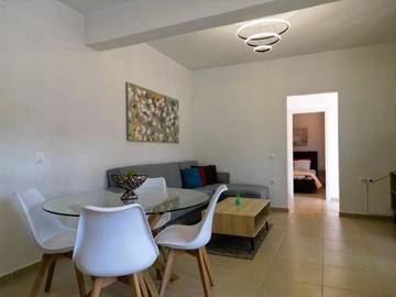 Gîte pour 5 personnes, avec terrasse dans Liapádes