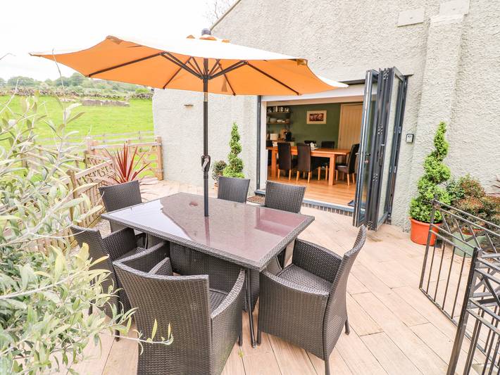 Cottage for 10 people, with garden in Peak District