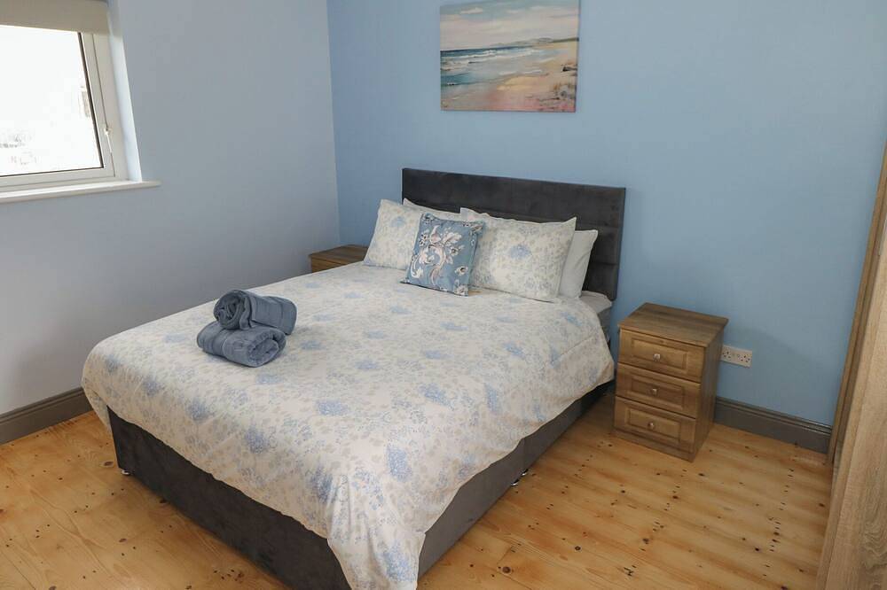 No.5 Beach Cottages, pet friendly in Keel, County Mayo in Acaill