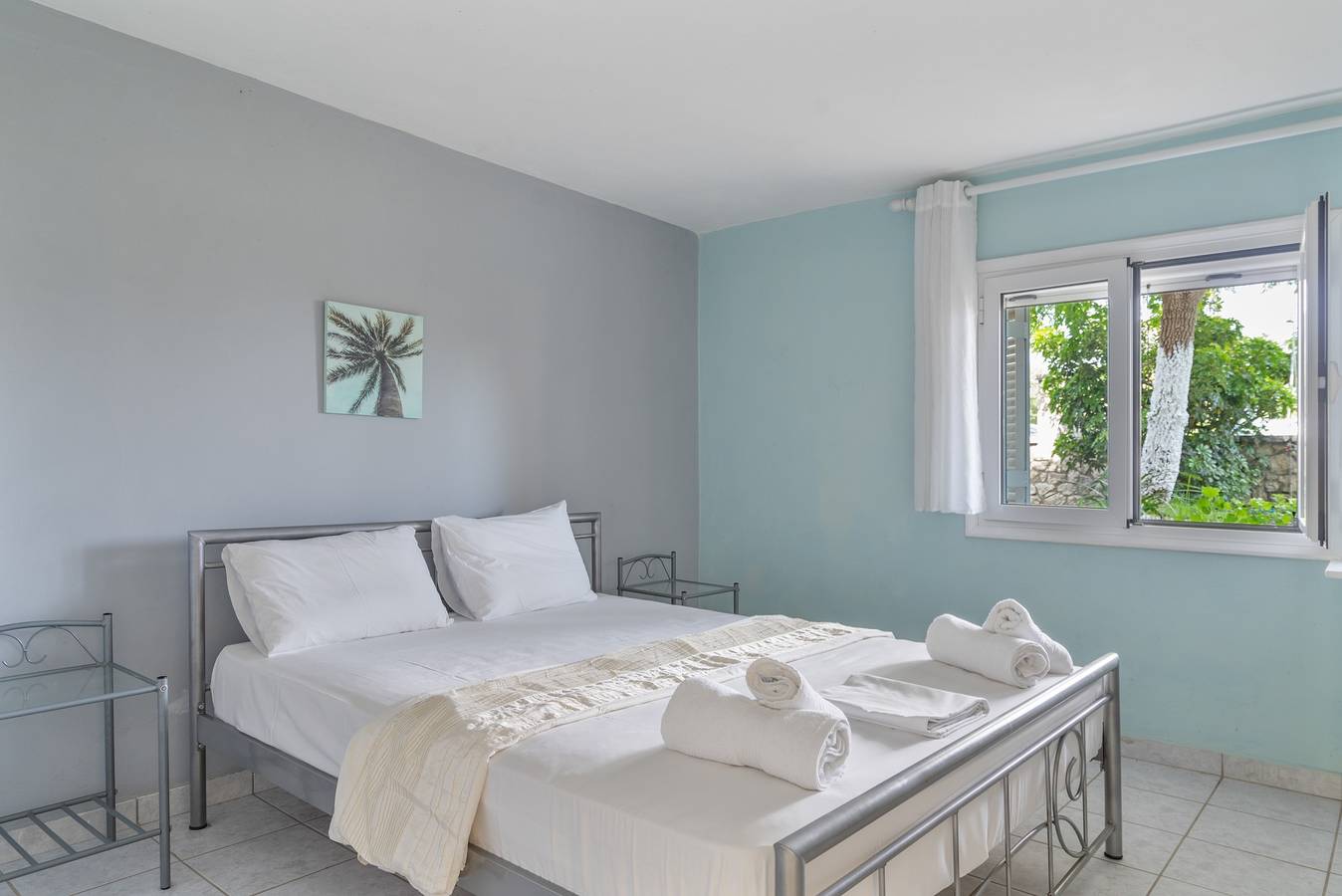 Geheel appartement, Appartement 'Begane Grond 14' met privéterras, draadloos internet en airconditioning in Nikiana, Alexandros