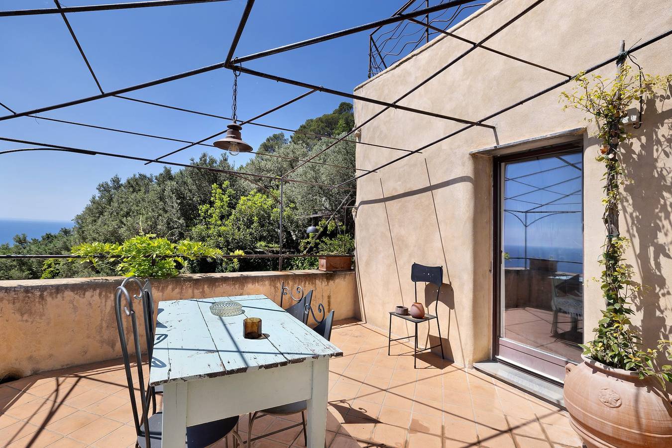 Appartamento intero, Appartamento 'Nespolo' con vista mare, Wi-Fi e aria condizionata in Varigotti, Comune di Finale Ligure
