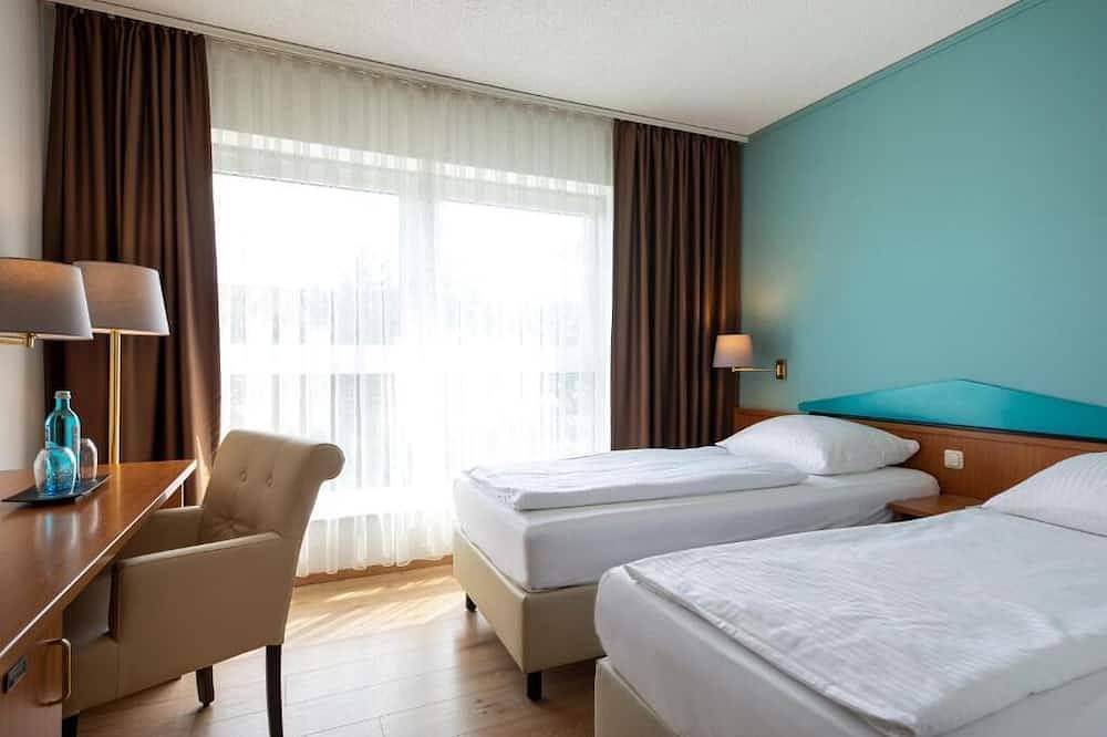 Twin Type | Near Ludwigsplatz (1.12 mi away) & Bürgerpark 1.06 miles in Dörnigheim, Maintal
