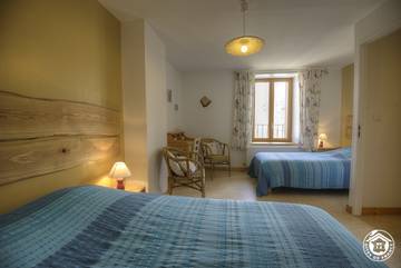 Gîte pour 8 personnes, avec balcon et jardin dans Boyeux-Saint-Jérôme