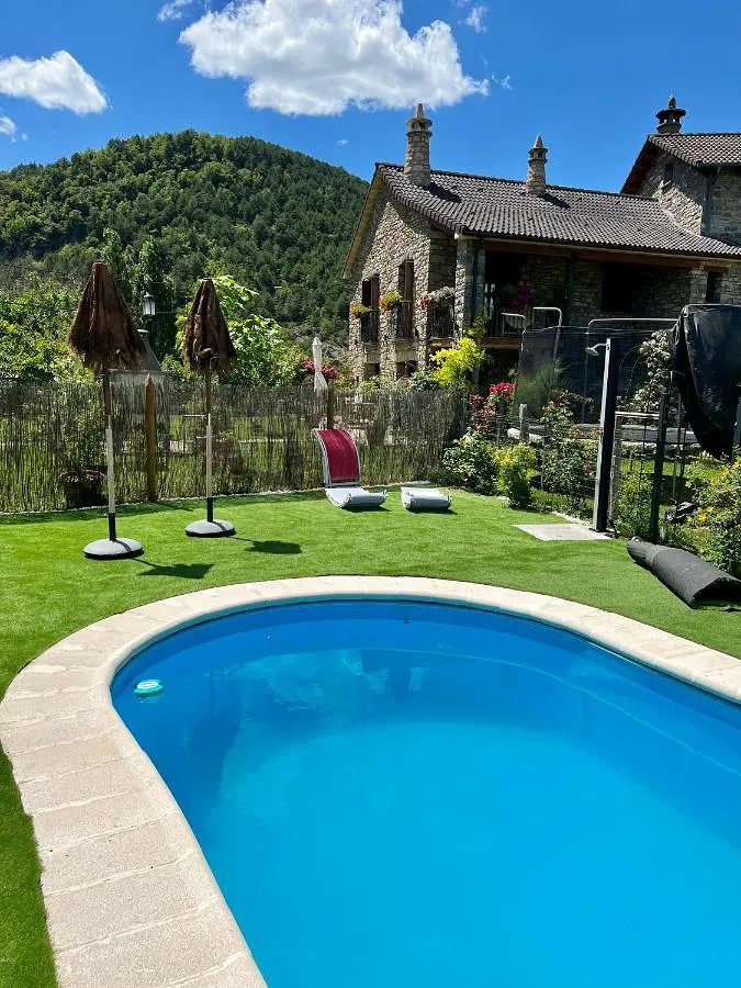 Ferienwohnung für 6 Personen, mit Ausblick und Pool sowie Garten - 1