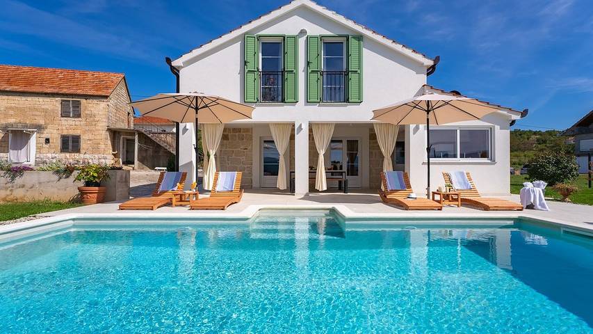 Villa pour 6 personnes, avec piscine ainsi que jardin et terrasse à Sinj - 4
