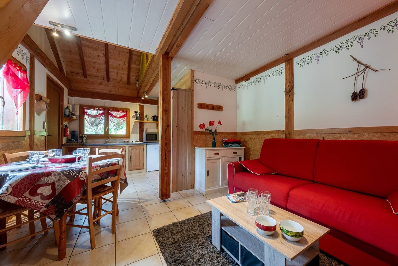 Chalé « Chez Corinne » com vista para a montanha, terraço privado, trilhos e ski perto in Cornimont, Parc naturel régional des Ballons des Vosges