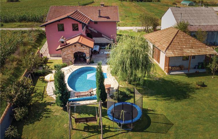 Gemütliche Ferienwohnung mit Pool und Außenküche in der Nähe des Flusses Kupa in Karlovac, Karlovac und Umgebung
