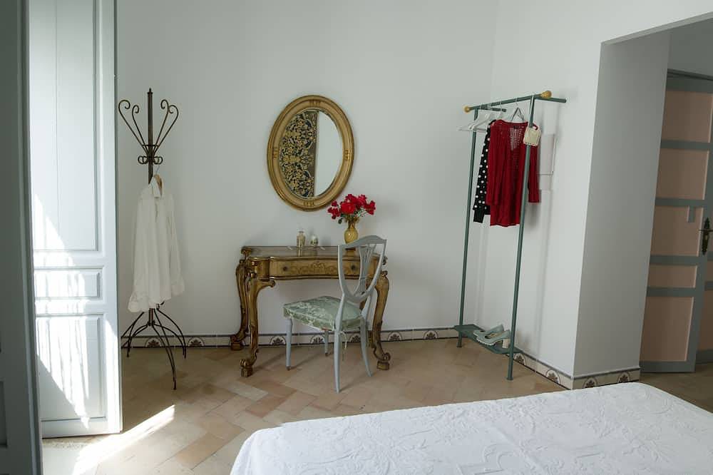 Elegant andalusian manor house with private pool in Peñaflor, Sevilla Provinz