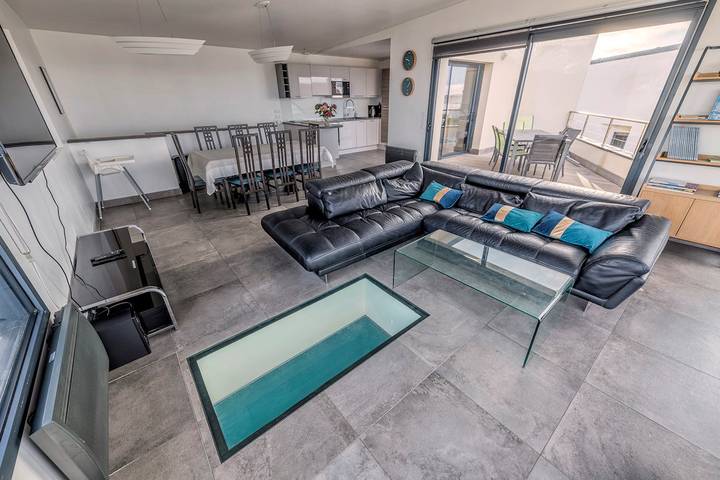 Gîte pour 7 personnes, avec jacuzzi ainsi que jardin et terrasse à Le Conquet - 4