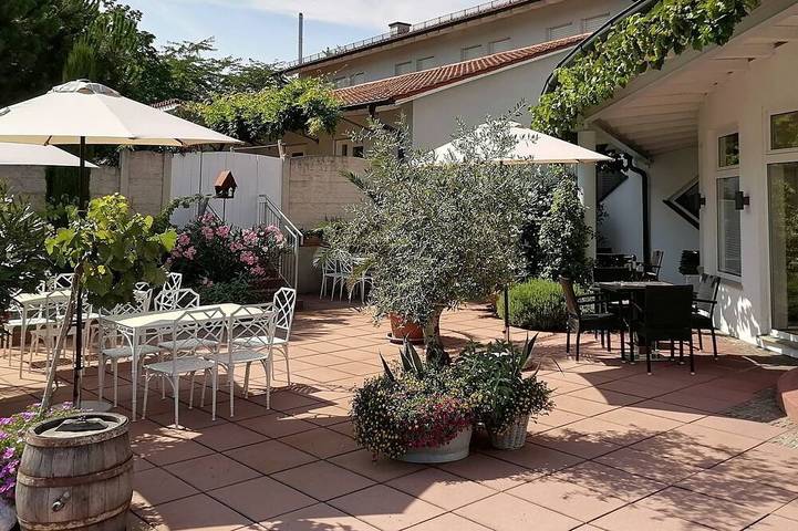 Ferienhaus für 8 Personen, mit Terrasse