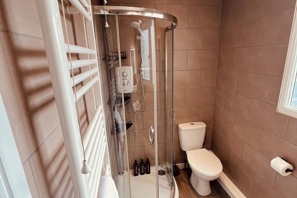 Entire apartment, Yastayzzz @Studio 5, Bransford Rd - Modern Studio with Parking! in Worcester, Worcestershire