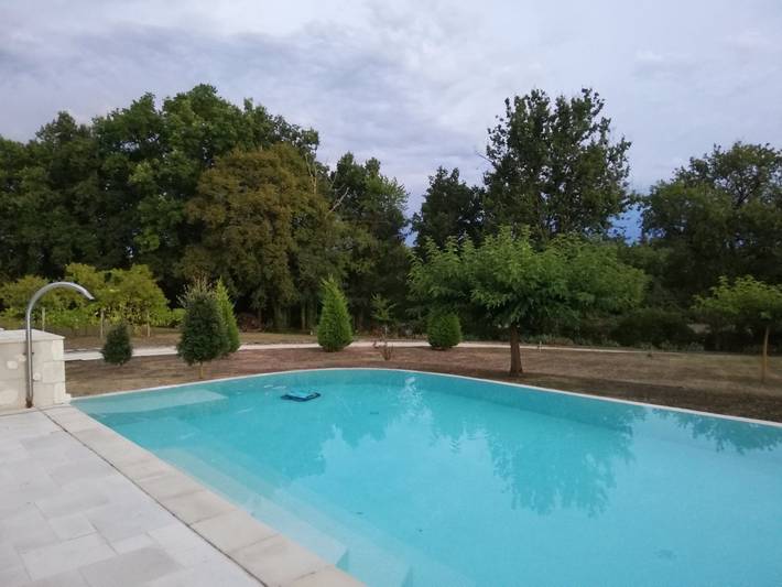 Gîte pour 8 personnes, avec terrasse ainsi que jardin et piscine à Saint-Nexans - 3