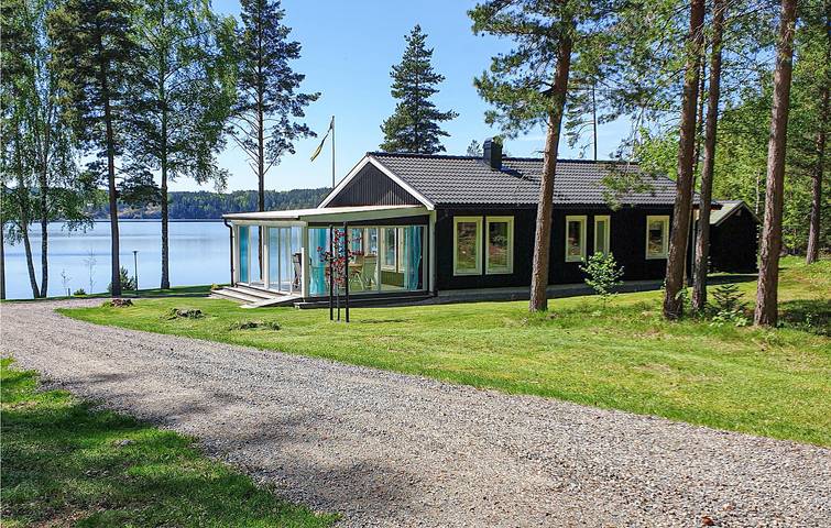 Ferienhaus für 5 Personen mit Terrasse in Dalslands Kanal