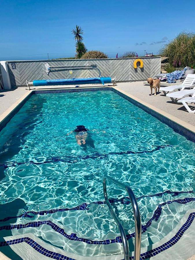 Holiday rental for 4 people, with pool and garden in Sennen