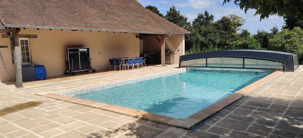 Location de vacances pour 10 personnes, avec piscine et jardin, animaux acceptés à Thevet-Saint-Julien - 4