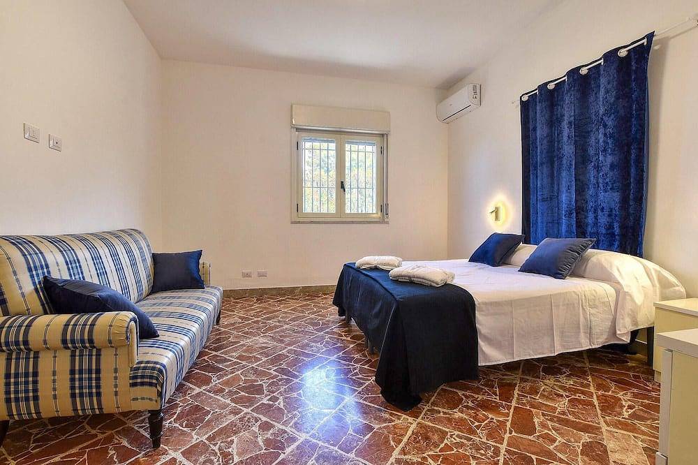Gorgeous home in Terrasini in Terrasini, Palermo Province