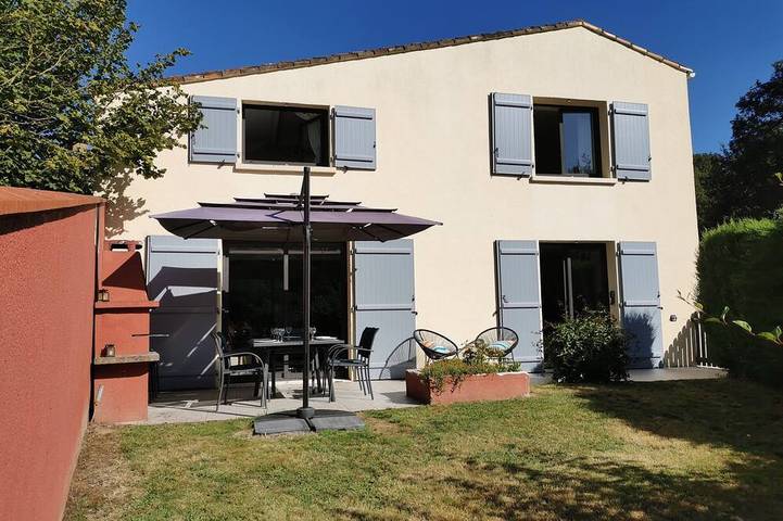 Gîte pour 8 personnes, avec jardin