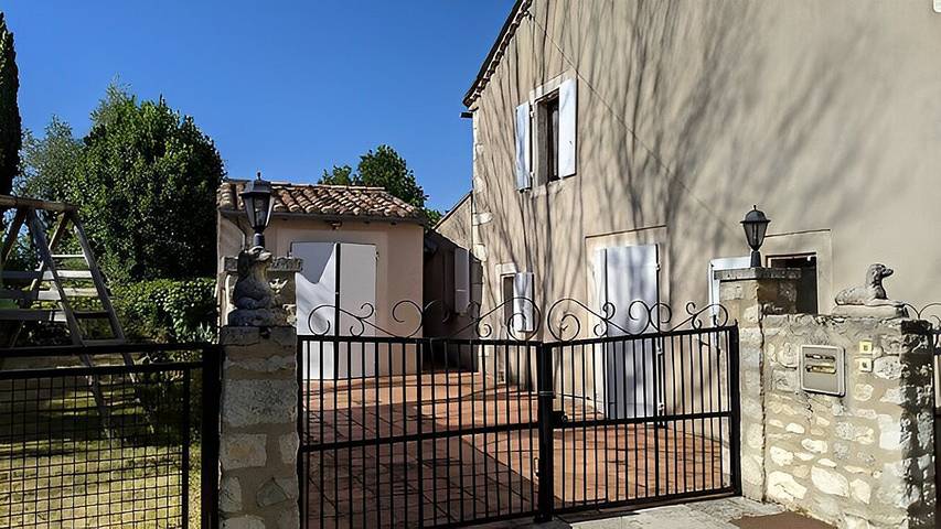 Gîte pour 6 personnes, avec Terrasse et Jardin à Sainte-Alauzie