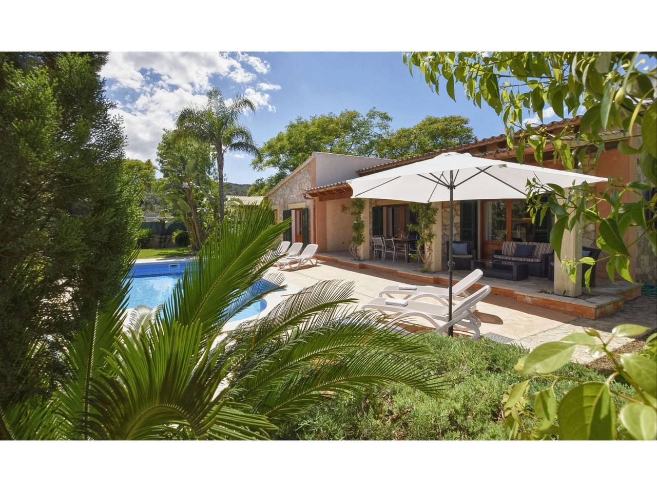 Moderne Villa in Pinienwäldern in Crestatx, Sa Pobla