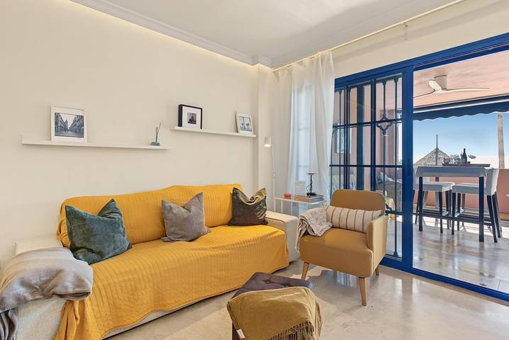 Ganze Wohnung, Apartment 'Casa Soledad' mit Meerblick, Gemeinschaftspool und WLAN in Curumbico, Almuñecar