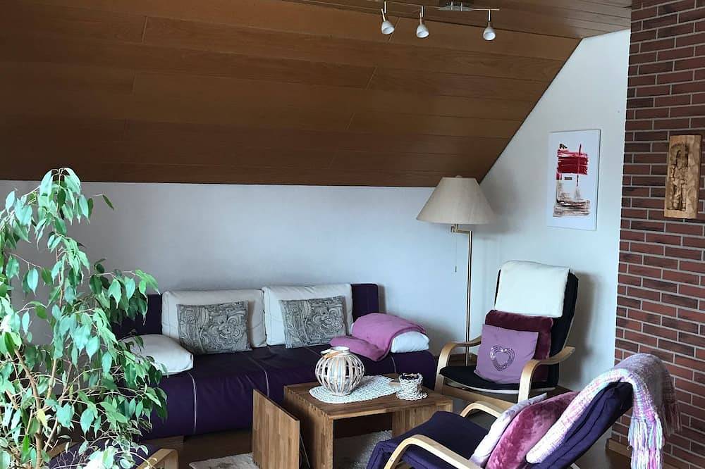 Ganze Wohnung, Große Nichtraucher Ferienwohnung mit Loggia Süd/West Lage für 2 - 4 Personen in Twisteden, Kevelaer