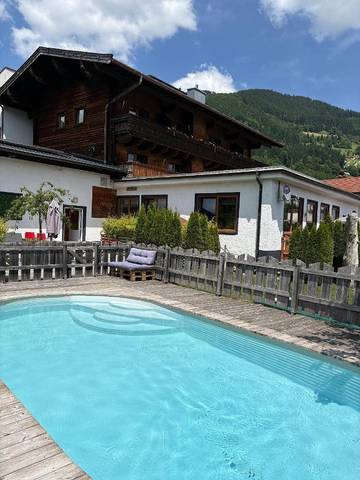 Ferienwohnung für 2 Personen, mit Pool und Garten sowie Ausblick in Piesendorf