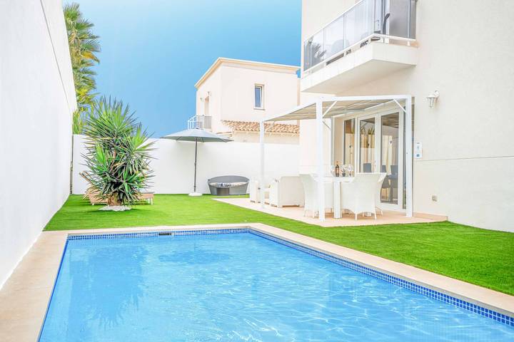 Villa pour 8 personnes, avec balcon et piscine à Adeje